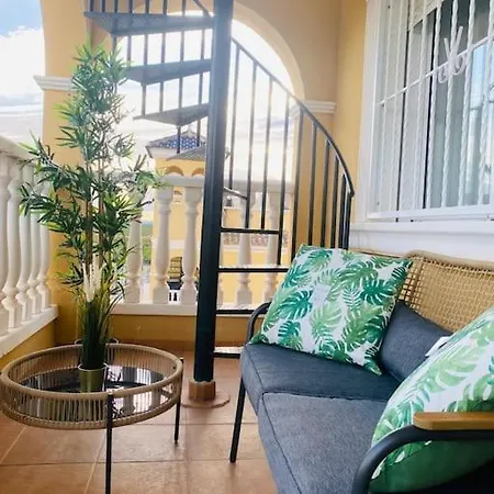 Excelente Atico 아파트